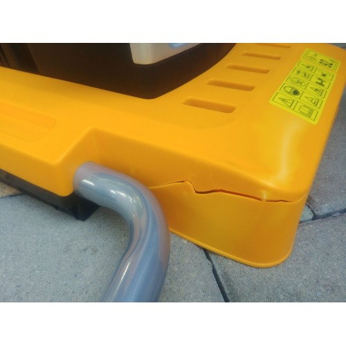 BAZÁR Riwall PRO RES 3044 B elektrický valcový drvič 3000 W ES24A1901064B POŠKODENÝ RÁM!!