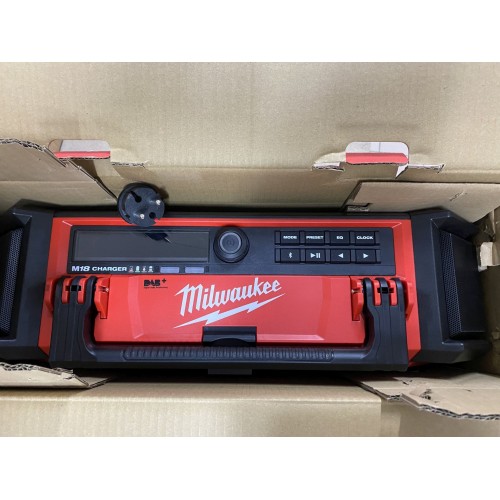 BAZÁR Milwaukee M18 PRCDAB+-0 PACKOUT Rádio nabíjačka 4933472112 1X VYSKÚŠANÉ!!
