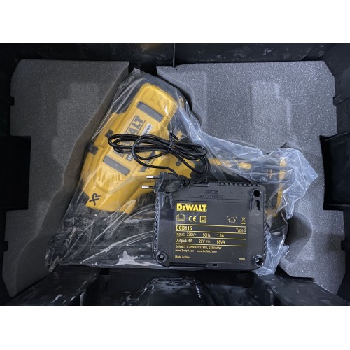 BAZÁR DeWALT DCN650P2 Aku klincovačka 18V,2x aku 5,0Ah, 1x VYSKÚŠANÉ, POŠKRÁBANÝ KUFR