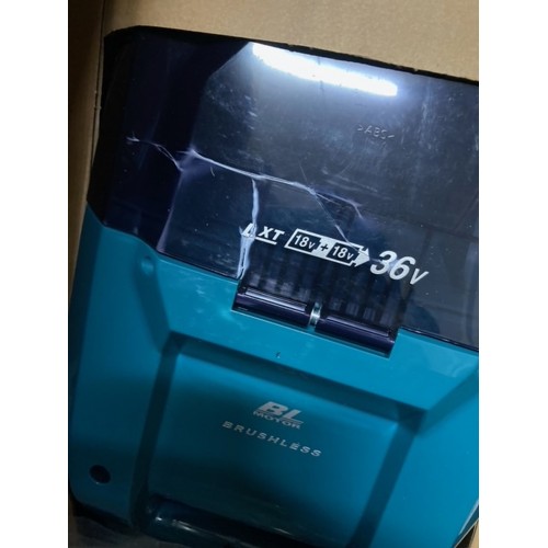 BAZÁR Makita DLM463Z Aku kosačka 460mm Li-ion LXT 2x18V, bez aku Z PRASKLÝ KRYT AKUMULÁTOR