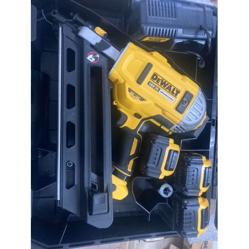 BAZÁR DeWALT DCN692P2 Aku Tesárska klincovačka 50-90mm 18V (2x5,0Ah/18V) PO SERVISE!!