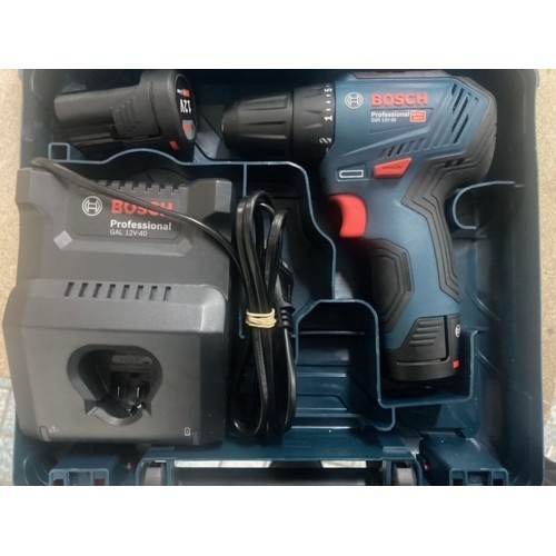 BAZÁR BOSCH GSR 12V-30 Akumulátorový vŕtací skrutkovač 12V 2x2,0Ah 06019G9000 PO SERVISE!!