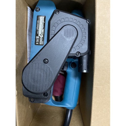 BAZÁR Makita 9911 Pásová bruska 457x76mm, 650W PO SERVISE, OPRAVA HNACIEHO VALCA, 1x VYSKÚ