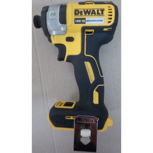BAZÁR DeWALT DCF887N Aku bezuhlíkový rázový uťahovák 1/4 s 3 prevodovými stupňami, 18V