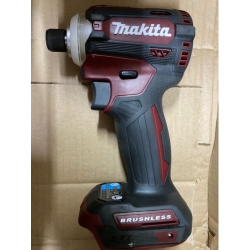 BAZÁR Makita DTD171ZAR Aku rázový uťahovač červený (1/4"/ 180Nm) Li-ion 18V, POUŽITÉ !