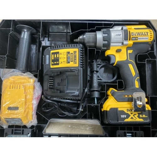 BAZÁR DeWALT DCD991P2 Aku Bezuhlíková vŕtačka,skrutkovač XRP (18V/2x5,0Ah)PO SERVISE!!