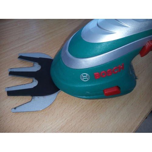BAZÁR BOSCH ISIO3 Akumulátorové nožnice na trávu/kríky, 0600833102 RAZ POUŽITÉ!!