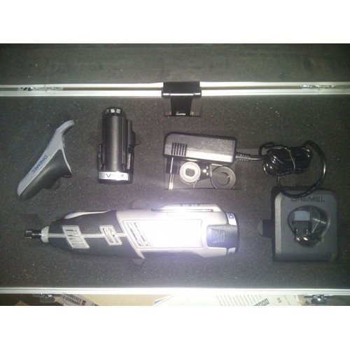 VÝPREDAJ DREMEL 8220-5 / 65 Platinum Priama brúska F0138220JK POŠKODENÝ KUFOR!!