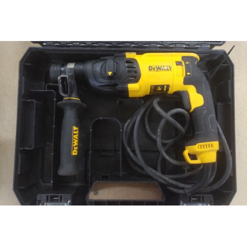 BAZÁR DeWALT D25133K Kombinované kladivo SDS-Plus (800W/2,6J) kofer POUŽITÉ!!