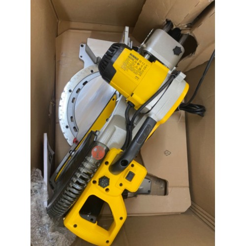 BAZÁR DeWALT DWS780 Pokosová píla s posuvom (1675W/305mm) POŠKODENÝ OBAL!!