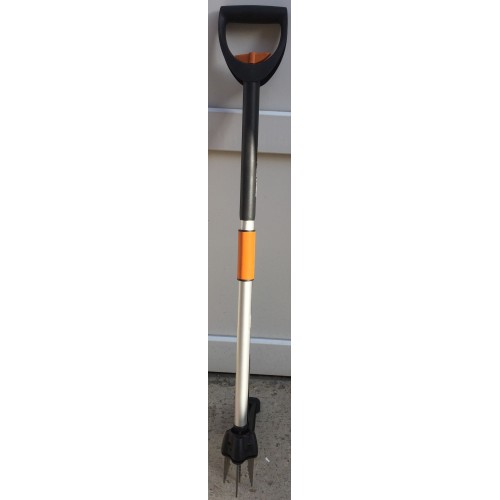 VÝPREDAJ FISKARS SmartFit Teleskopický vytrhávač buriny, (139960) 1020125 PO SERVISE!!!