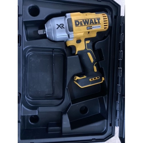 BAZÁR DeWALT DCF899NT Aku rázový uťahovák 18V 950Nm v kufri Tstak II bez aku a nabíjačk