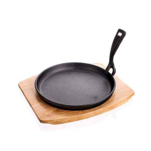 BANQUET Panvica liatinová na drevenom lopári 22cm Grada 40LP002 BANQUET Panvica liatinová na drevenom lopári 22cm Grada 40LP002