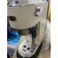 VÝPREDAJ DeLonghi Dedica Style EC 685.W POUŽITÉ, PO SERVISE, POŠKODENÝ OBAL