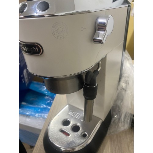 VÝPREDAJ DeLonghi Dedica Style EC 685.W POUŽITÉ, PO SERVISE, POŠKODENÝ OBAL