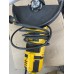 VÝPREDAJ DeWALT DWE4579 Uhlová brúska (2600W/230mm) PO SERVISE