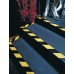 TESA Vyznačovacia páska PVC pre trvalé značenie, červeno-biele šrafovanie, 33m x 50mm