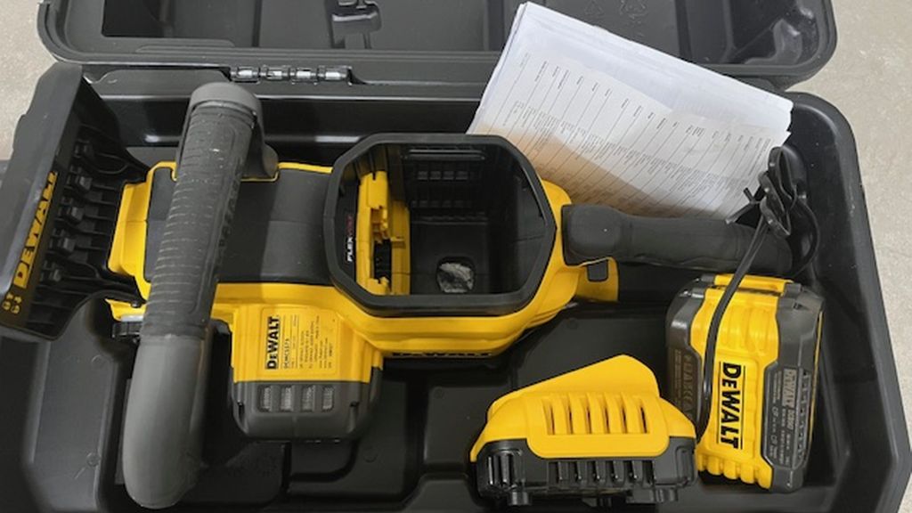 VÝPREDAJ DeWALT DCMCS575X1 aku reťazová píla 50 cm 54 V 1×9,0 Ah kufor PO SERVISE